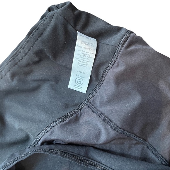 Athleta Running Free 3.5” Black Shorts size Large - Picture 8 of 8